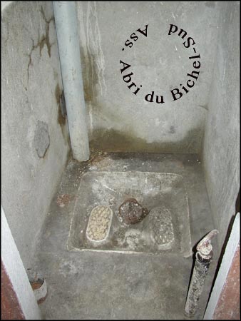 Les toilettes avant