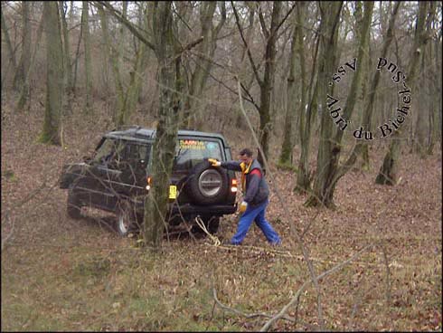Le 4x4 tirant les arbres