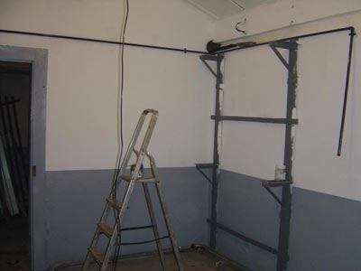 Vue d'ensemble de la pi�ce avec les murs repeints