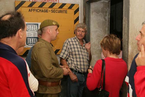 Christophe en tenue pendant les visites