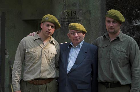 Nicolas, Monsieur SOUILL� et Christophe.